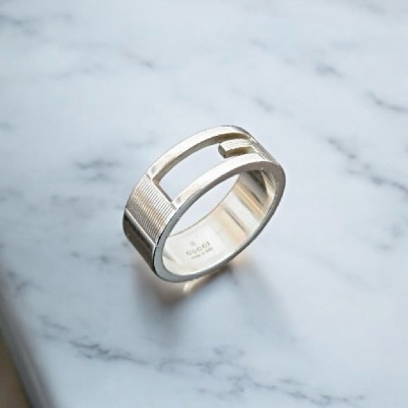 Gucci G Logo Cut-out Sterling Silver Ring - Picture 4 of 8